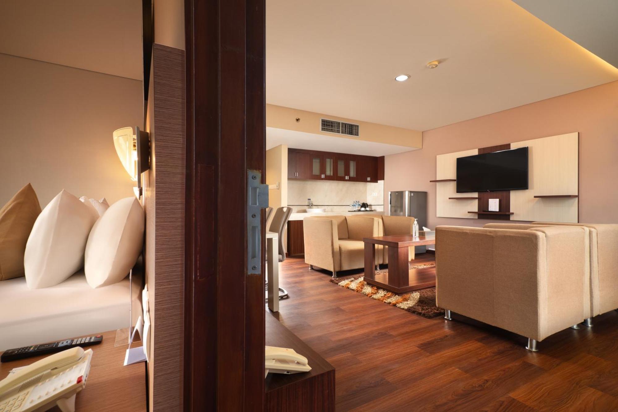 Best Western Plus Coco Palu Exterior foto